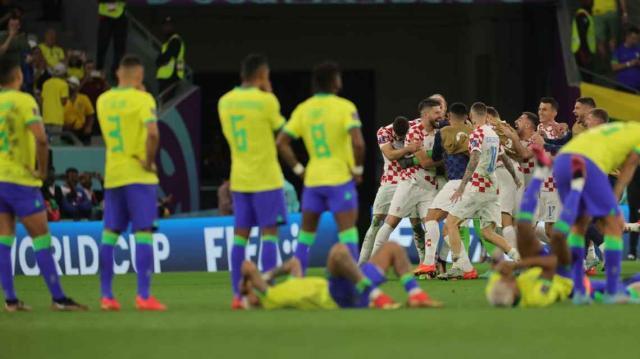 爱游戏中国官网-巴西为何被淘汰?克林斯曼:自觉舒服 注意力不集中