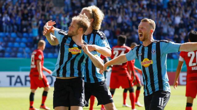 爱游戏中国官网-范博梅尔首秀大出洋相，狼堡竟两次掉进同一个坑里